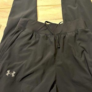 Under armor taper pants. size medium